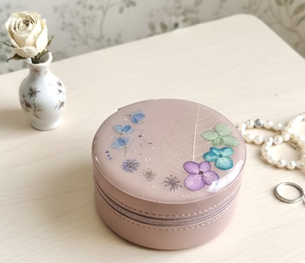 レジュフラワーのアクセサリーBOX作品