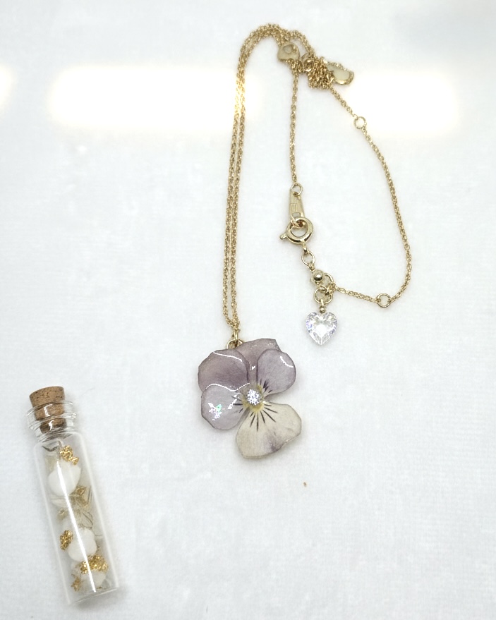 レジュフラワーのピアス・イヤリング作品